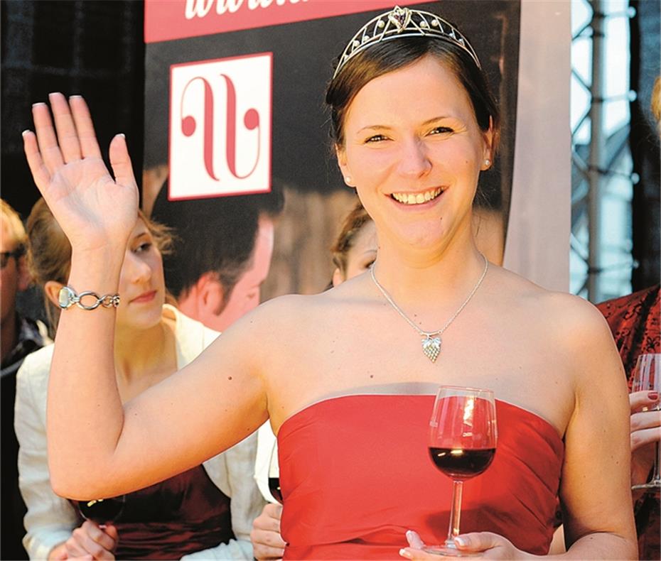 Jennifer Knieps aus Walporzheim
ist neue Gebietsweinkönigin