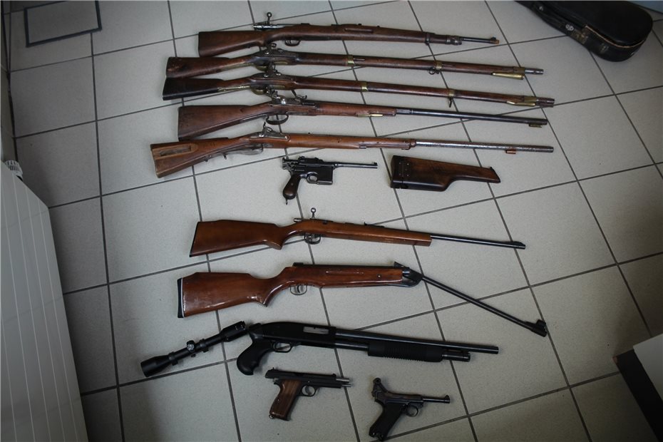 Jugendliche entwendeten aus einem leerstehenden Einfamilienhaus 5 scharfe Schusswaffen