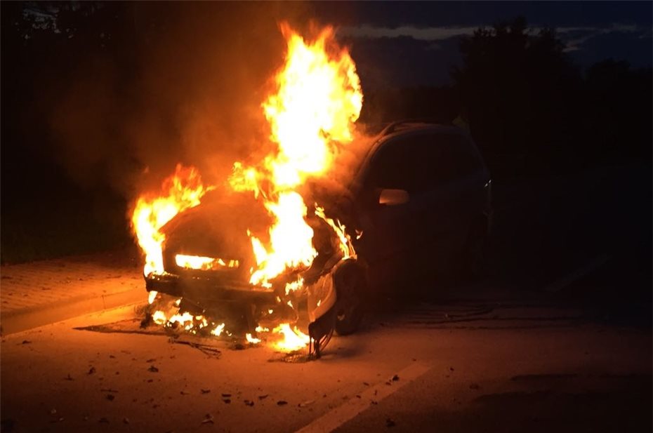 Auto in Brand geraten