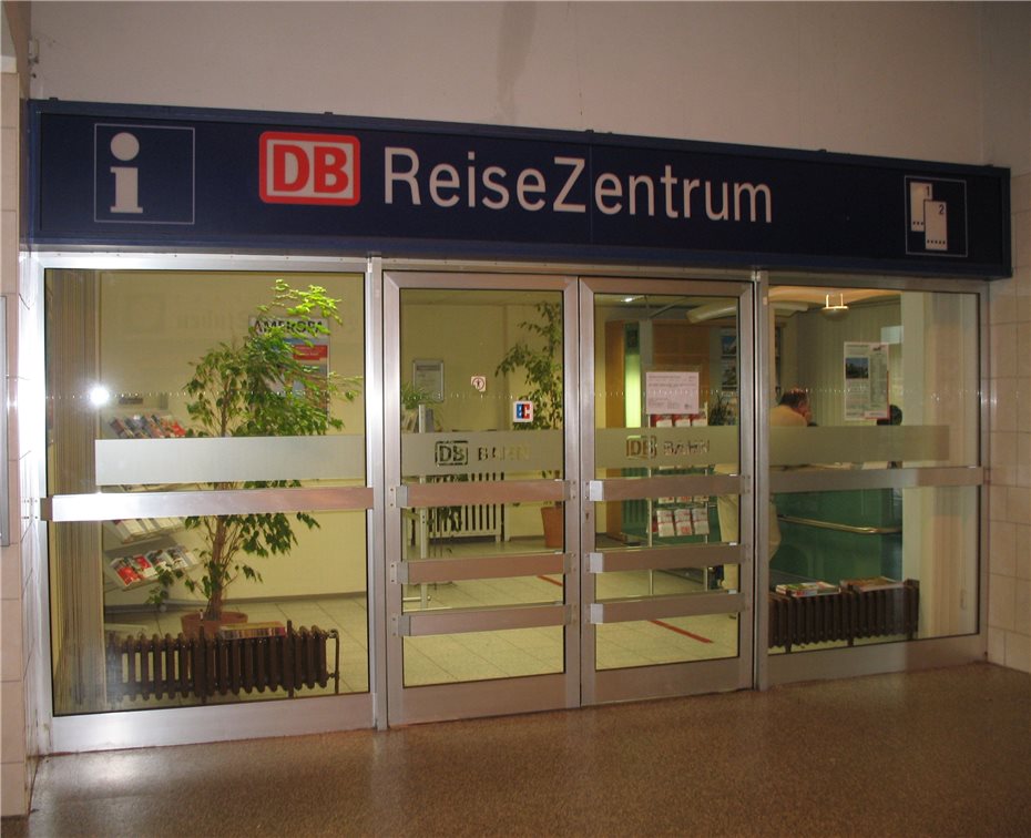 Bleiben DB-Reise-Center
und Bahnhofshalle dauerhaft?