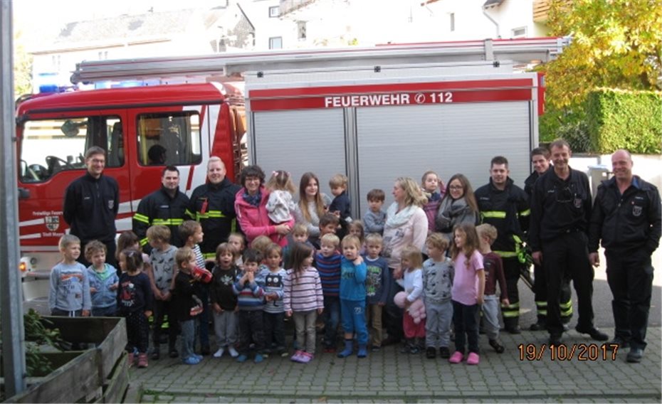 Kinder durften
Feuerwehr spielen