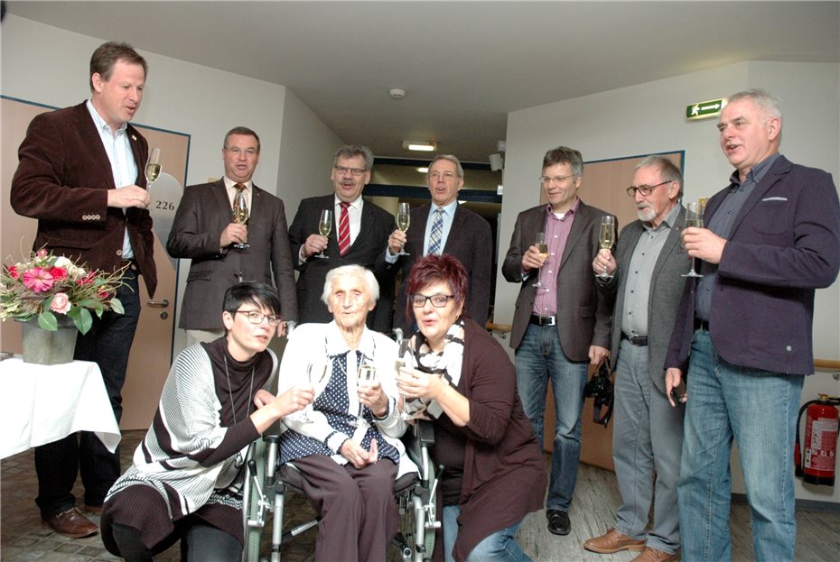 Helene Theisen
feierte ihren 100. Geburtstag