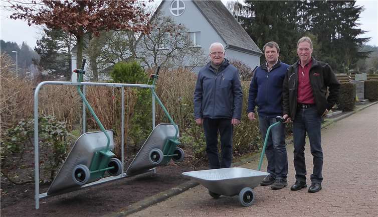Neue Schubkarren für den Friedhof