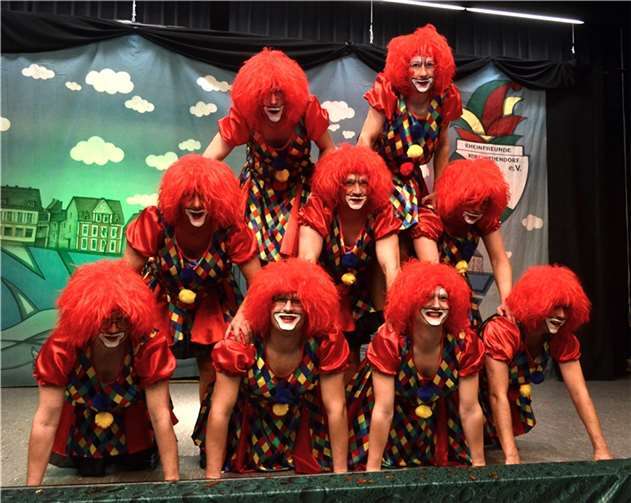 Närrisches Feuerwerk vom Feinsten Auf Abschiedstour sind die lustigen Clowns des Männerballetts „Chaos Dancers“.
