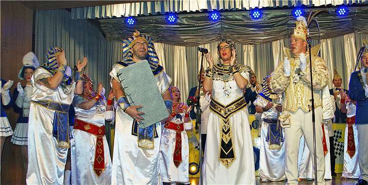 Vorhang auf und Bühne frei für extraordinären Karneval der Spitzenklasse Vorhang auf und Bühne frei für extraordinären Karneval der Spitzenklasse