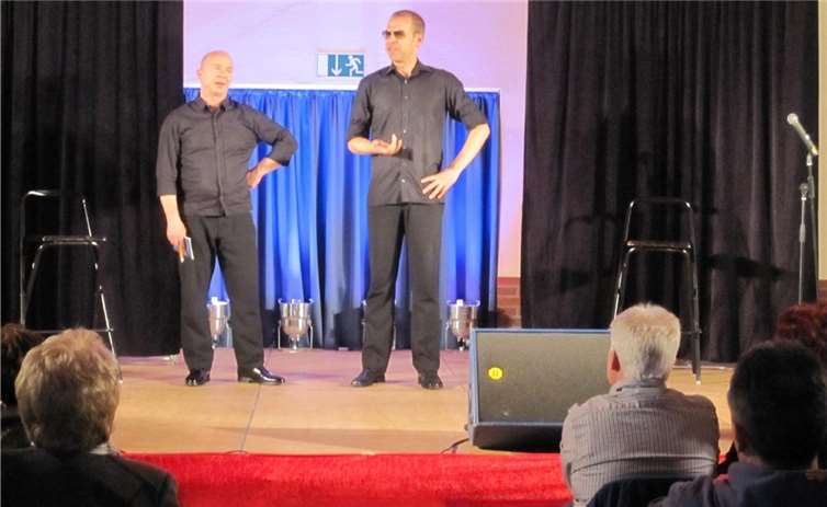 „Ohne erkennbare Mängel“  Das Komikerduo „Helge (Helge Thun) und das Udo (Udo Zepezauer).privat