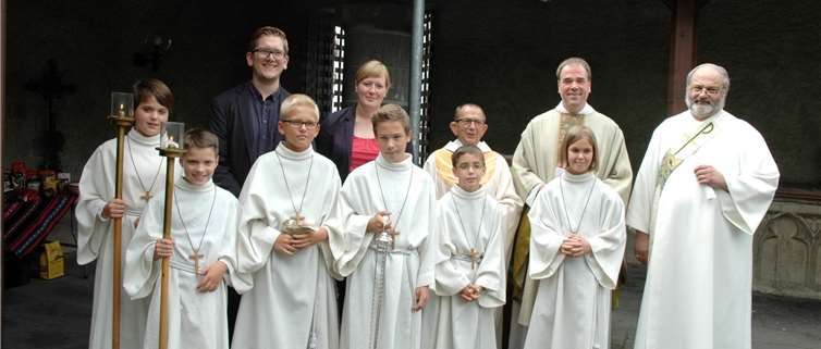 „Sie sind ein wichtiger Teil der Kirche“  Das Seelsorgeteam wurde verstärkt(v. l.): Gemeindereferenten Matthias Beer, Anita Nohner, Pfarrer i.R. Michael Schäfer, Pfarrer Dr. Rainer Justen und Diakon Werner Steines. UM