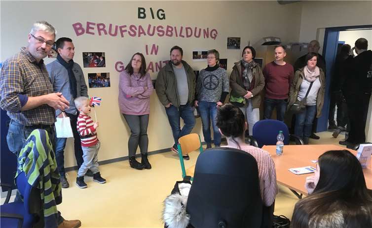 Die behütete Schule von nebenan…..  Der Berufseinstiegsbegleiter Herr Walter erklärte den Eltern das BiG-Konzept an der Realschule plus Niederzissen.