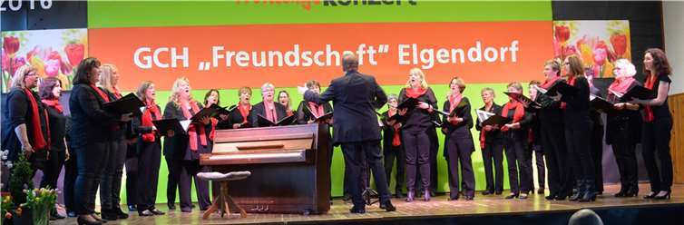 Ein facettenreiches Repertoire Der Frauenchor aus Ruppach-Goldhausen mischte junge Inhalte mit traditionellem Gesang: Heraus kamen erfrischende Darbietungen.