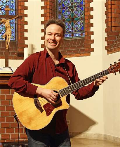 Brillantes Konzert in der Lukaskirche  Der Gitarrist Markus Segnschneider bereitete den Zuhöhrern große Freude.privat