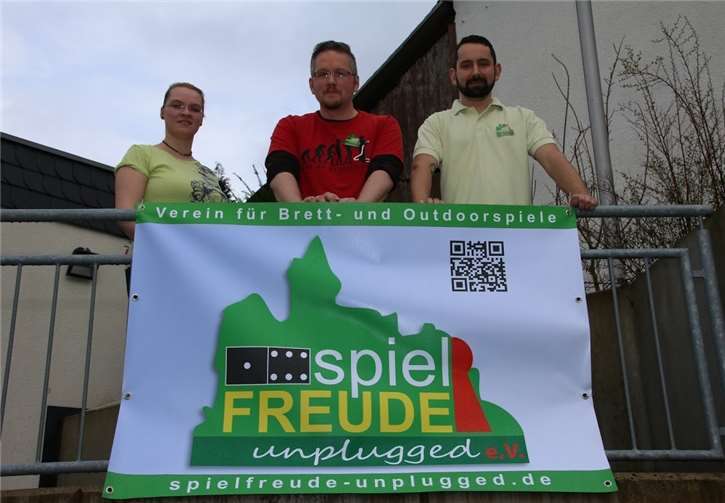 Verein für Brett- und Outdoorspiele gegründet Der Vorstand des neu gegründeten Vereins: Stephanie Gapski, Christian Ladleif, Michael Gapski. privat