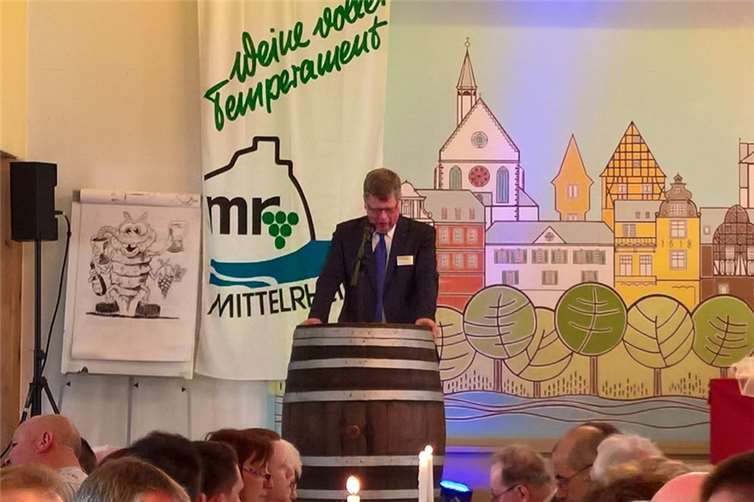 Beste Unterhaltung und Fachkompetenz Die Leutesdorfer WeinSTEIGwinzer hatten in diesem Jahr eine begeisternde Weinprobe mit Sommelier Matthias Porten organisiert.
