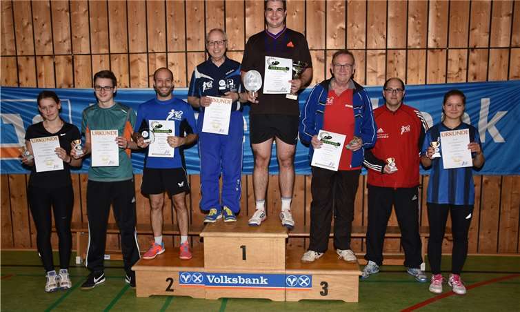 Stefan Martini verteidigte Titel im Einzel Die Siegerehrung bei den Herren.privat