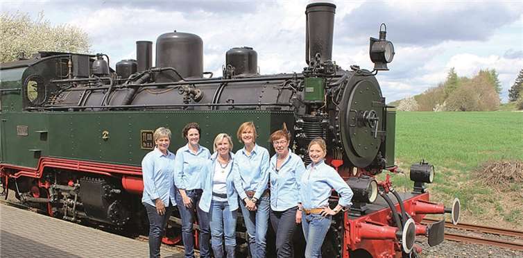 Eine Erfolgsgeschichte wurde gefeiert Die Tanzgruppe Lützinck gratulierte mit einem Show-Tanz.