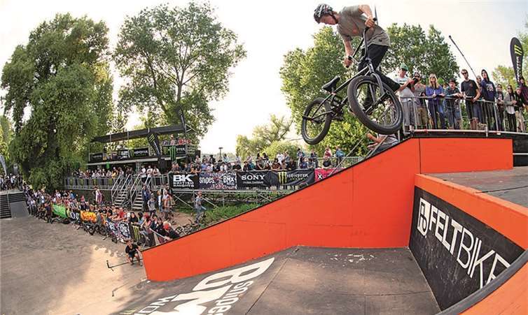 Felix Prangenberg gewinnt Bronze Felix Prangenberg startete im Kölner Jugendpark vor großer Zuschauerkulisse. privat