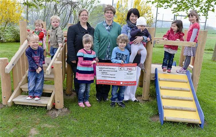 Neues Spielgerät für die AWO-Kita