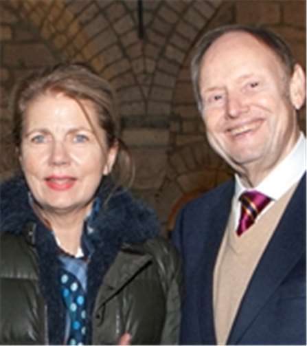 Eine gute Nachricht für die Kreisstadt Hans-Joachim Brogsitter (r.), hier mit seiner Ehefrau Iris (l.),übernimmt die Aktiengesellschaft Bad Neuenahr.