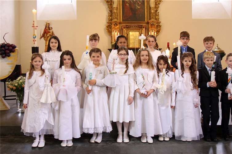 „Kommunion heißt Gemeinschaft“ Nach langer Vorbereitung haben in den Pfarreien in Nievern und Arzbach Kinder aus der Verbandsgemeinde Bad Ems ihre erste heilige Kommunion erlebt und gefeiert.WW