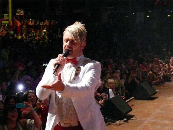 Trockensitzung 2016 - die größte Party im Koblenzer Karneval Ross Antony gehörte zu den tollen Gästen der Sitzung.