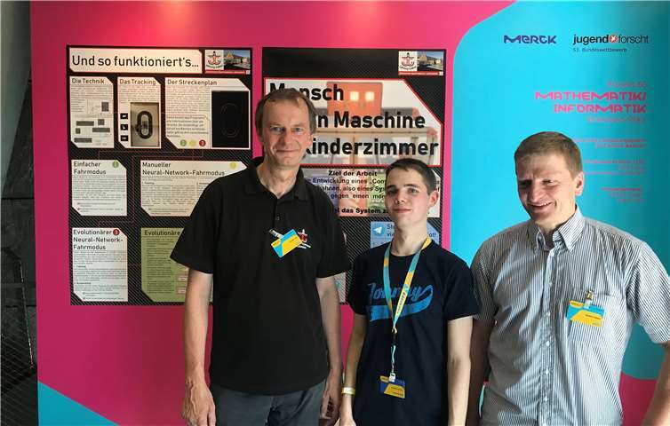 Mensch gegen Computer im Kinderzimmer