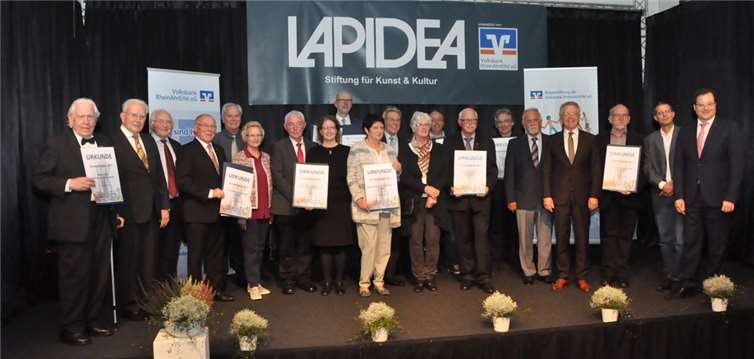 Die Ehrenamtler füllen die heimische Kultur mit Leben Strahlende Gesichter bei den Geehrten des Ehrenamtspreises 2017 der LAPIDEA-Stiftung für Kunst und Kultur e. V.Bernd Schmitz