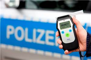 Nentershausen: Polizei stoppt sturzbetrunkenen Autofahrer