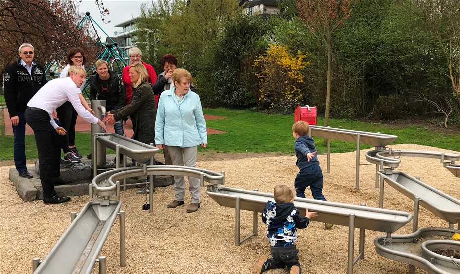 Neuer Wasserspielplatz
am Rhein wird Kinder begeistern