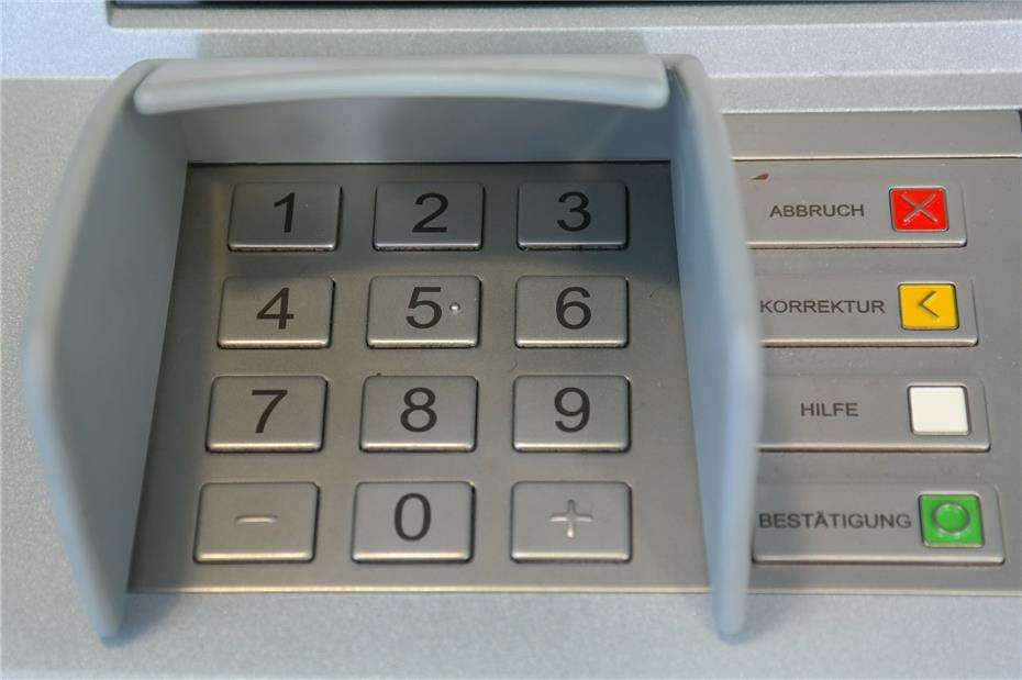 Unbekannte sprengen Geldautomat auf