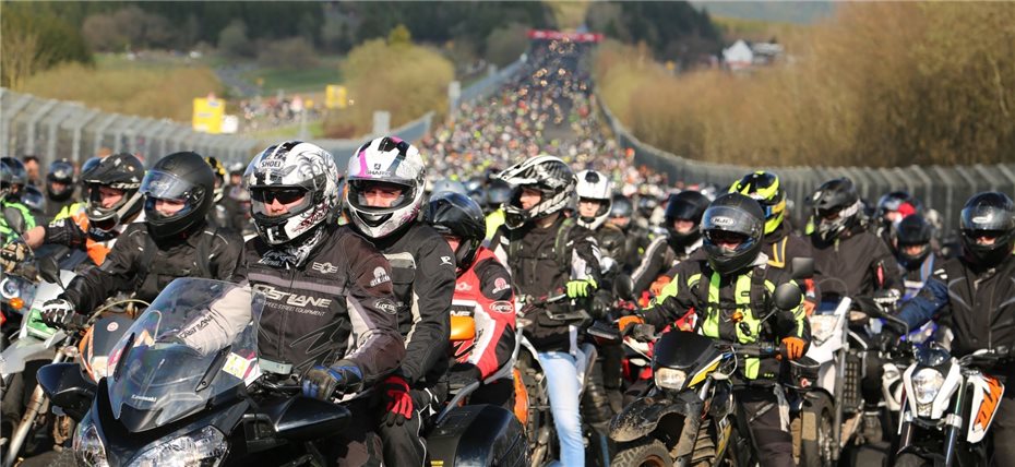 Nürburgring eröffnet mit
„Anlassen“ die Motorradsaison