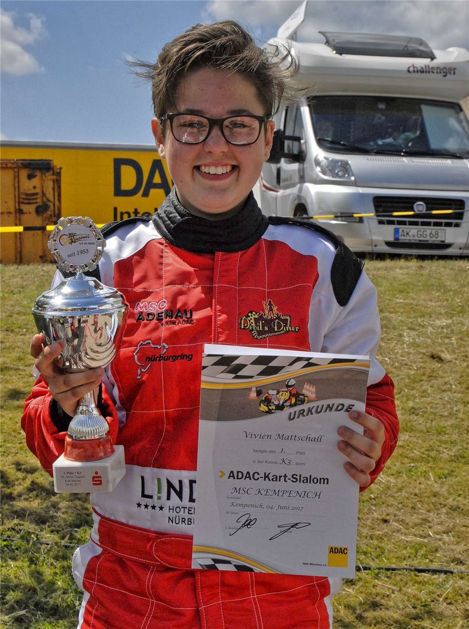 Erster Sieg für Jugend
Kart Fahrerin Vivien Mattschall