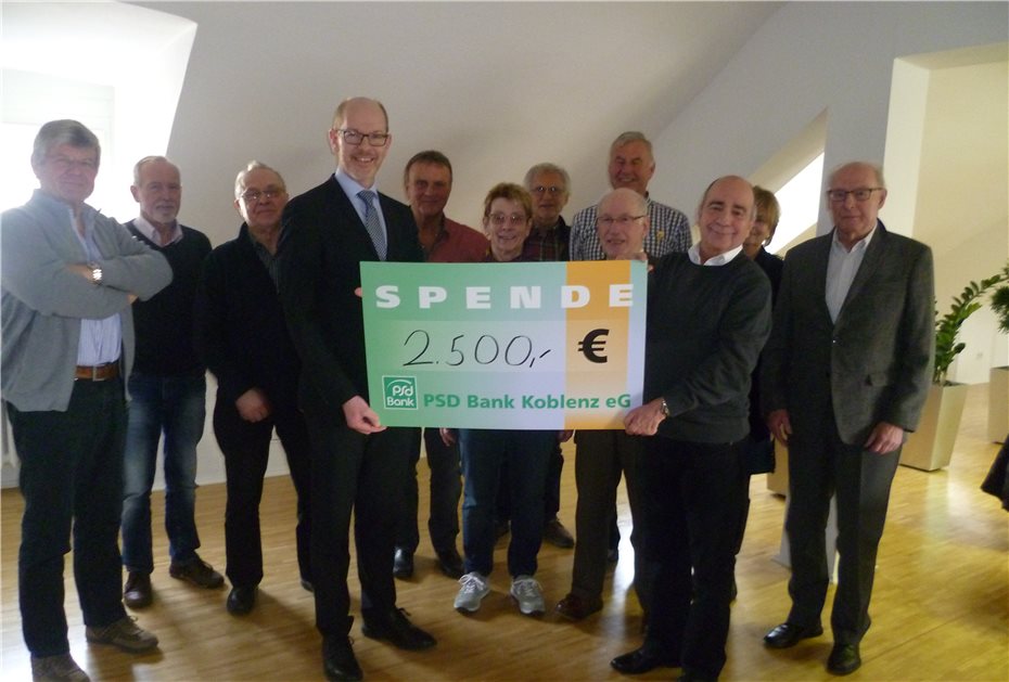 2.500 Euro für die
Seniorenbetreuung übergeben