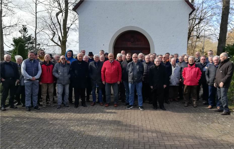 70 Männer trafen
sich zur Besinnung in der Eifel