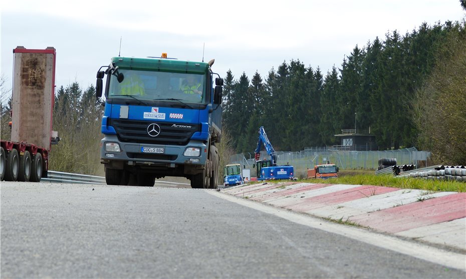 Über zwei Kilometer neue Fahrbahn für die Eifelrennstrecke