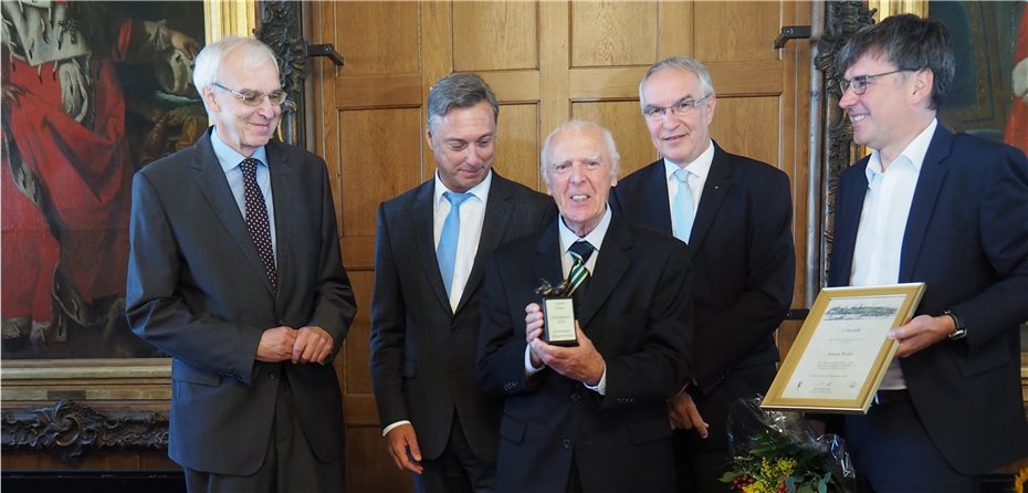 Altstadtpreis an
Generalmajor a.D. Anton Steer verliehen
