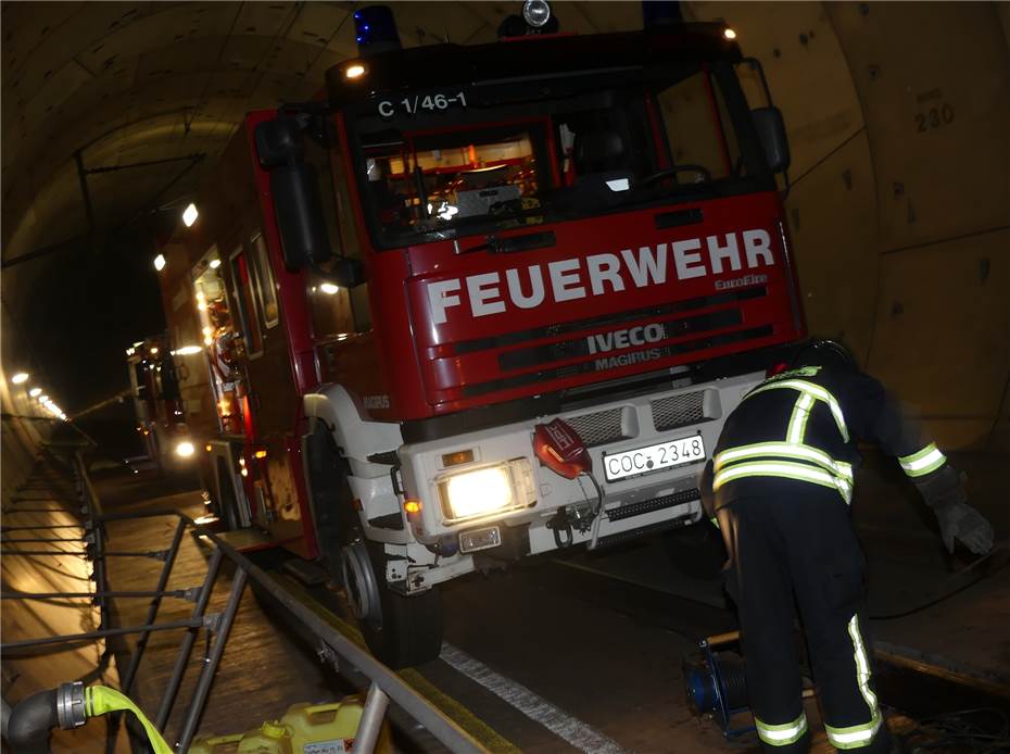 Großes Unfallszenario im Kaiser-Wilhelm-Tunnel