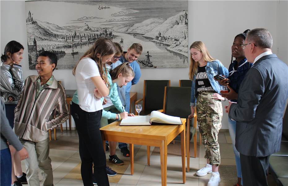 PAD-Austauschschüler
besuchen die Stadt an Rhein und Lahn