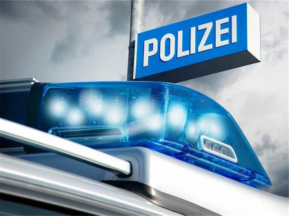 Explosionsartiger Knall:
Unfall auf B9-Brücke in Sinzig
