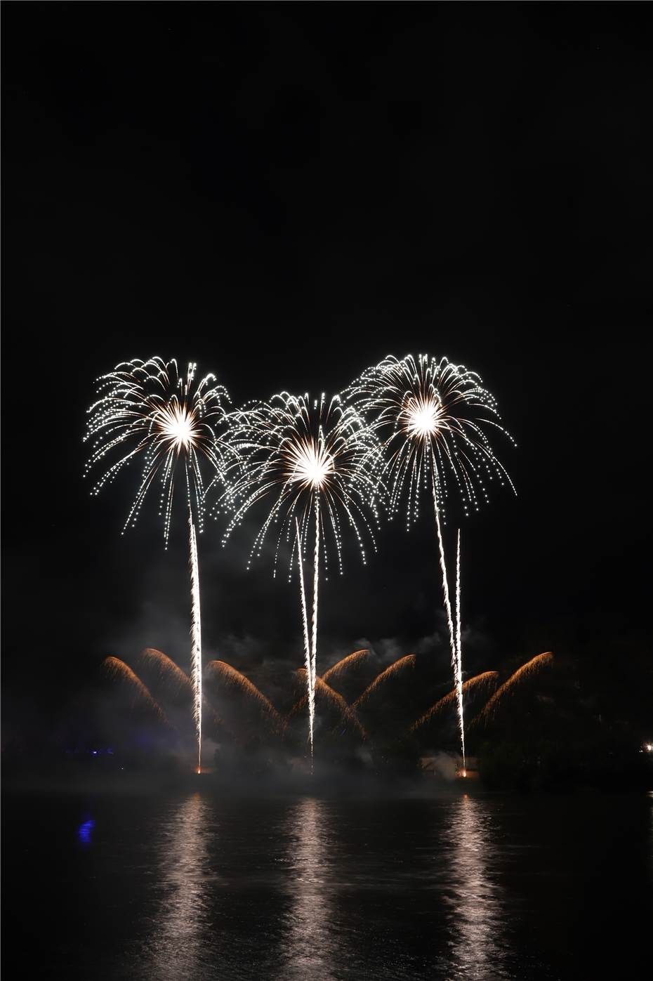 Farbenprächtiges Feuerwerk war Höhepunkt beim „Fest der 1000 Lichter“