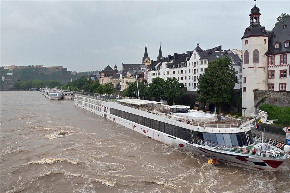 Mosel-Hochwasser erreicht Koblenz
