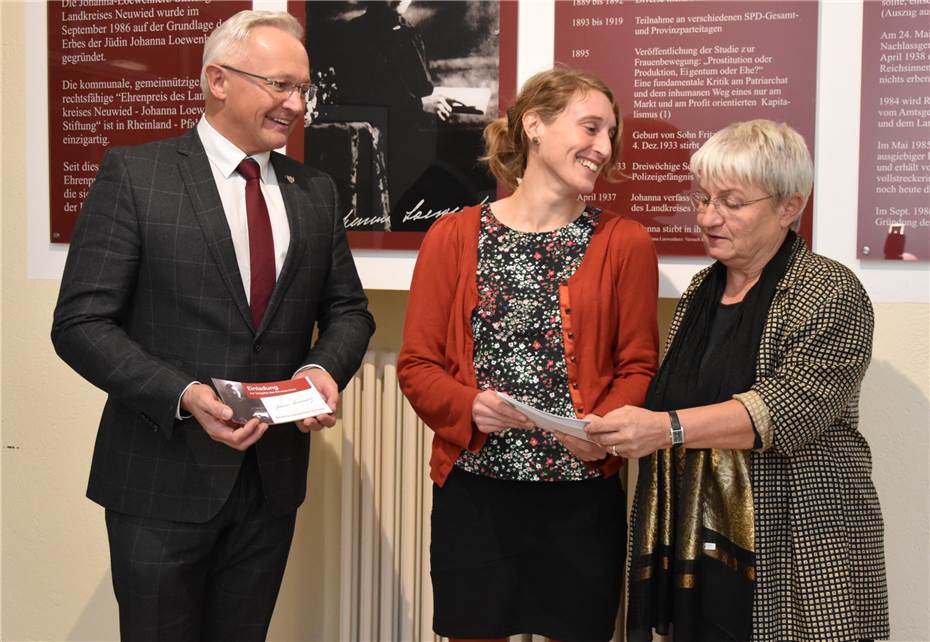 Ehrenpreisträgerin der Johanna-Loewenherz-Stiftung zu Besuch im Kreishaus