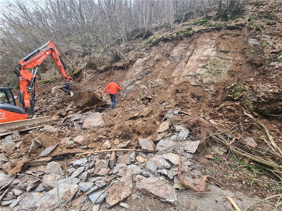 Felsschlag im Mühlental:
70 Tonnen Fels abgefahren