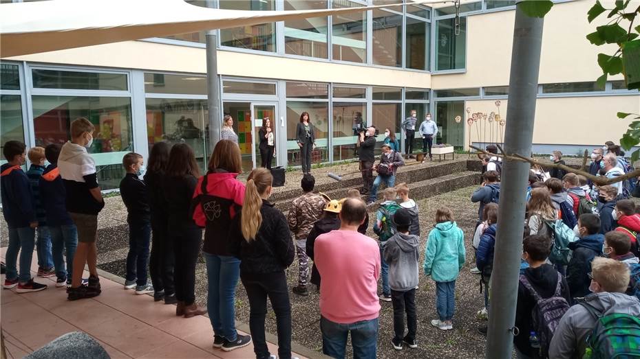 Ahrtalschule zieht
vorübergehend nach Adenau um