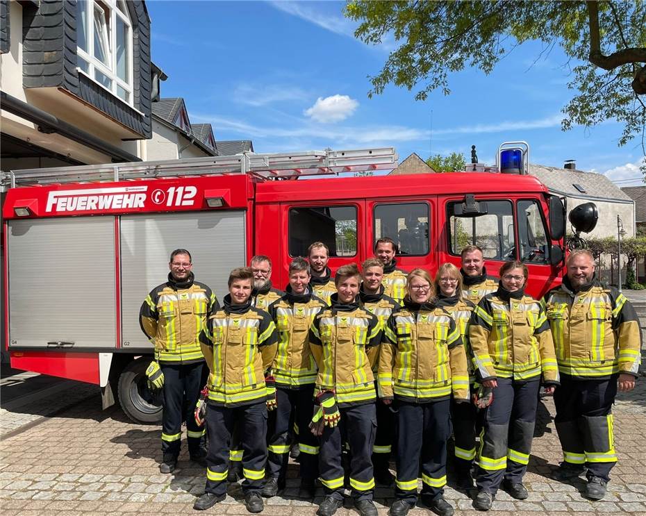 Elf Maifelder Feuerwehrleute
absolvierten Grundausbildung