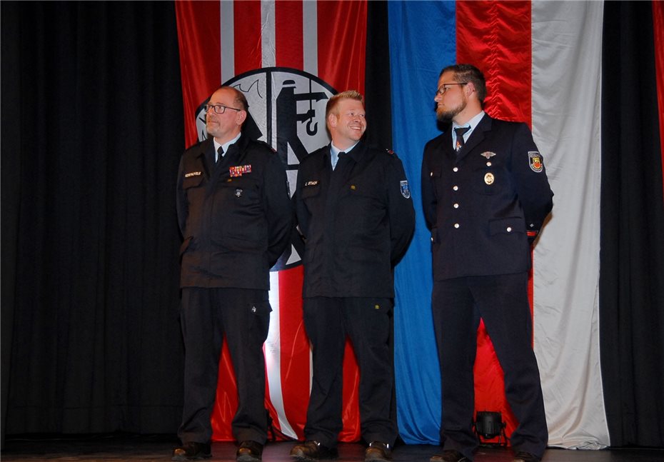 Feuerwehr ehrte Kameraden
für 45 Jahre aktiven Dienst
