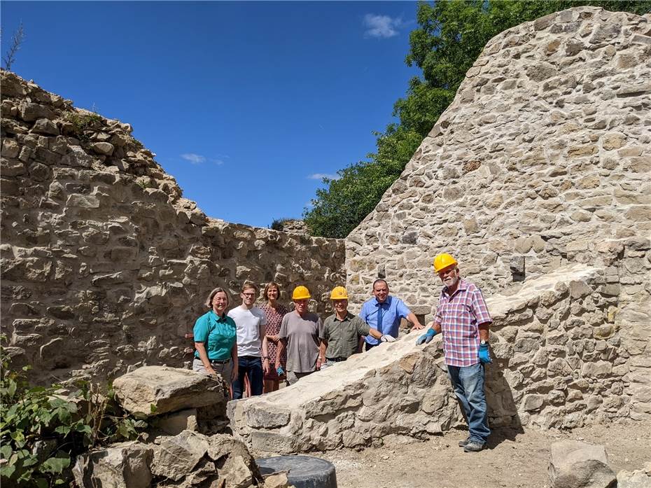 Ein Jahr Mauersanierung auf Burg Olbrück