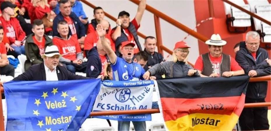 Engerser Schalke-Fans
erobern den Balkan