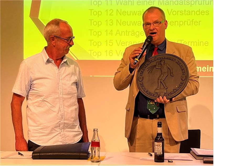 Herrmann-Josef Bretz wird zum Ehrenmitglied ernannt