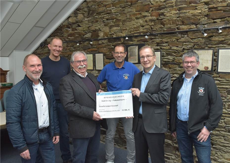 „Zesammestonn“-Benefizkonzert in Koisdorf brachte 38.500 Euro