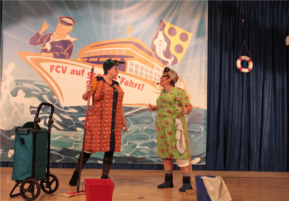 Kreuzfahrtschiff „FCV-Karneval“
umschiffte die Weltmeere