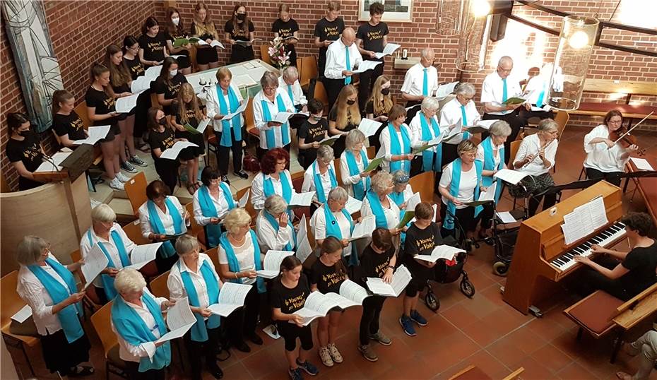 Irische Messe mit zwei
Chören in Rheinbach aufgeführt